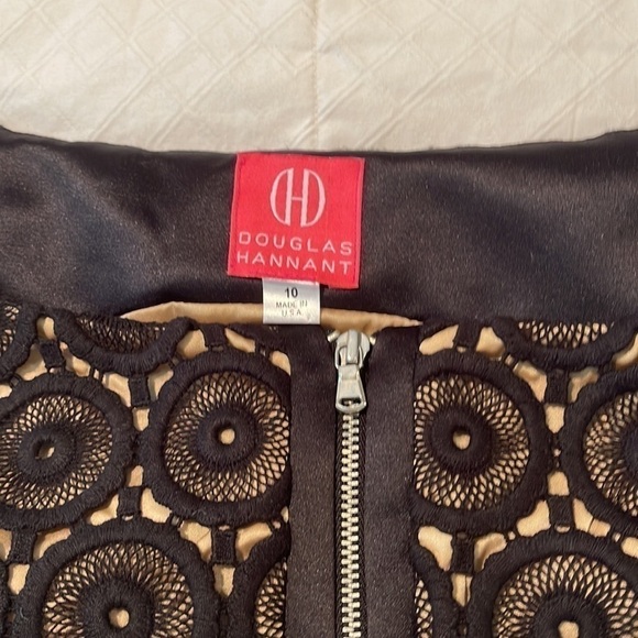 Douglas Hannant made in USA. Black dress with gold lining - Picture 10 of 12